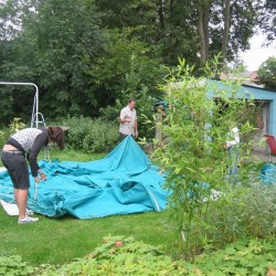 Tent opzetten - Toneelvereniging Plankenkoorts 
